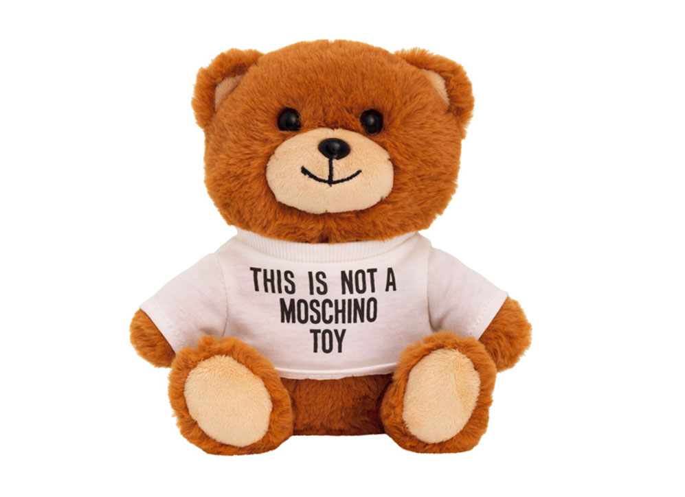 iPhone-skal som ser ut som en nalle framifrån H&M x Moschino