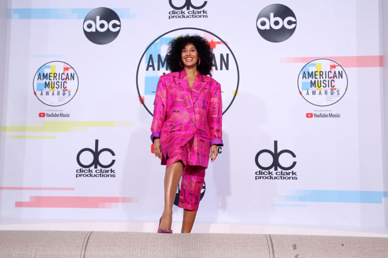 Tracee Ellis Ross i Selams design.