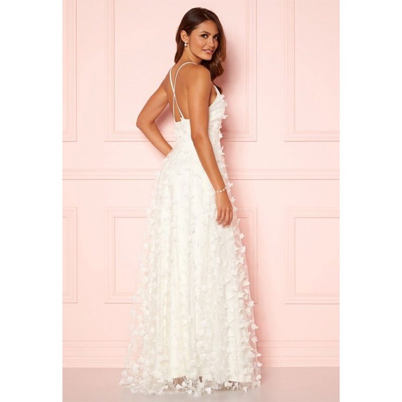 16 vackra bröllopsklänningar med 3D blommor | ELLE 16 vackra bröllopsklänningar med 3D blommor | ELLE