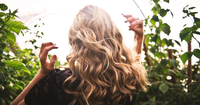Är sulfatfritt schampo bättre för håret? Allt du vill veta om grön hårvård