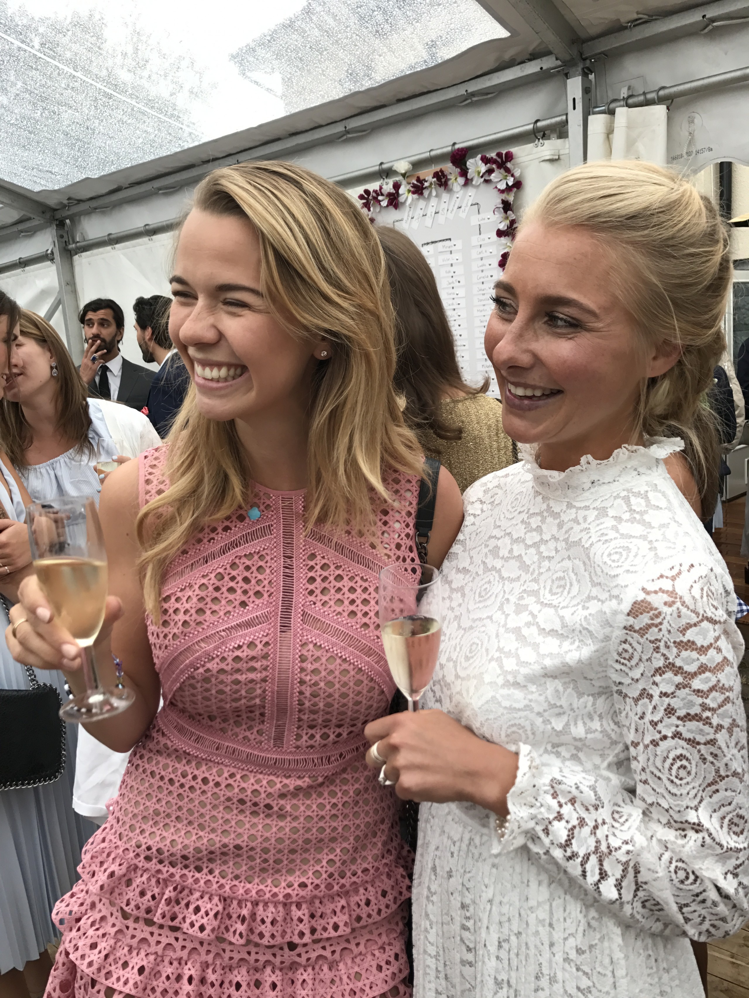bröllop | Margaux Dietz Ett steg närmre drömklänningen – bröllop | Margaux Dietz
